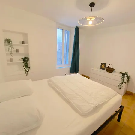 Apartment T3 Sur Le Port De *